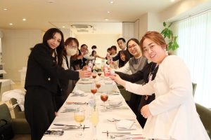 新人ヤクルトレディ「ニューフェイス優秀賞」食事会を開催